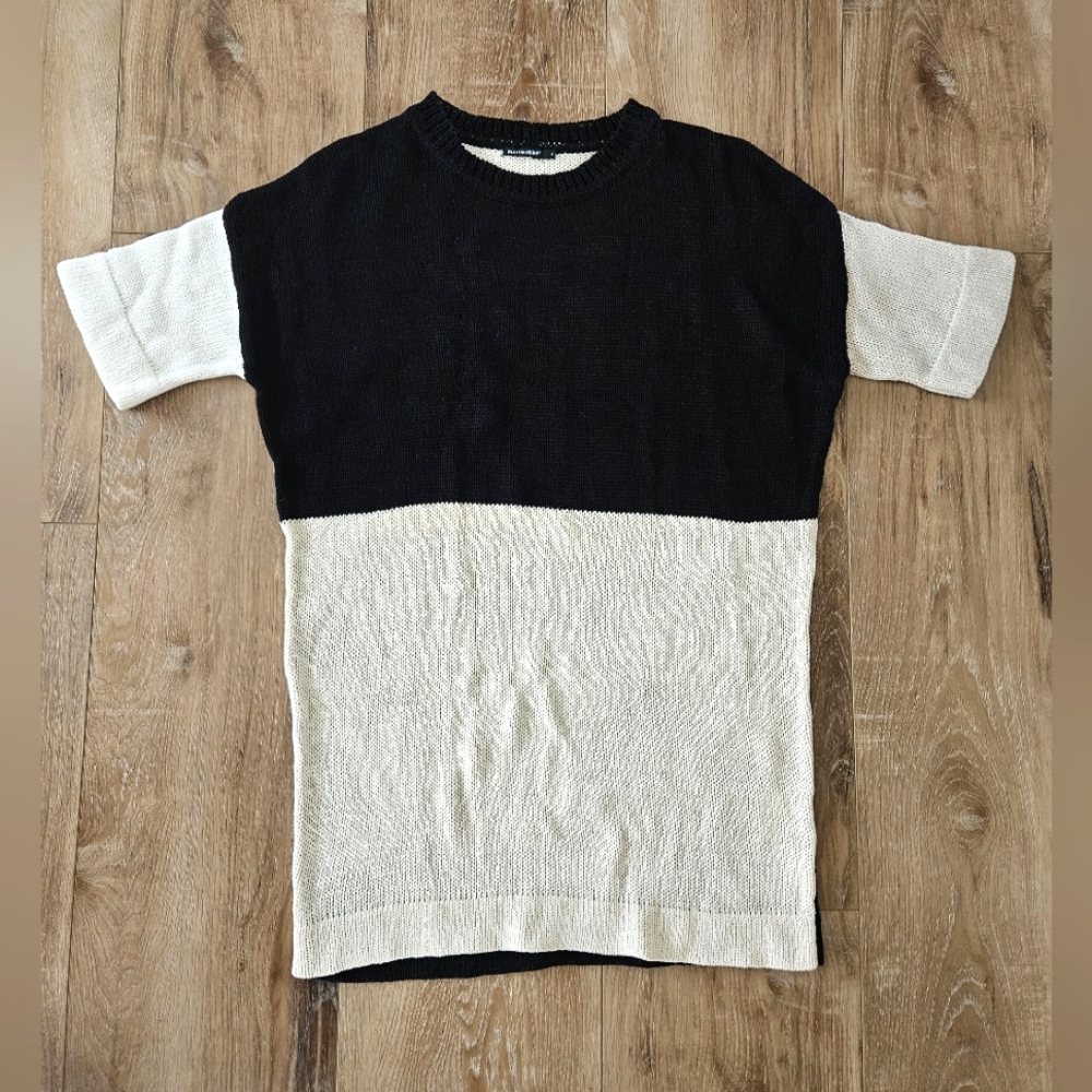 Marimekko Color Block Black and White Knot Sweater Top Size Small